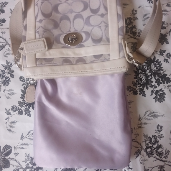 Coach purse - Picture 7 of 9